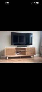 Tv meubel met rotan details, Huis en Inrichting, Kasten | Televisiemeubels, Ophalen, Zo goed als nieuw, 25 tot 50 cm, Minder dan 100 cm
