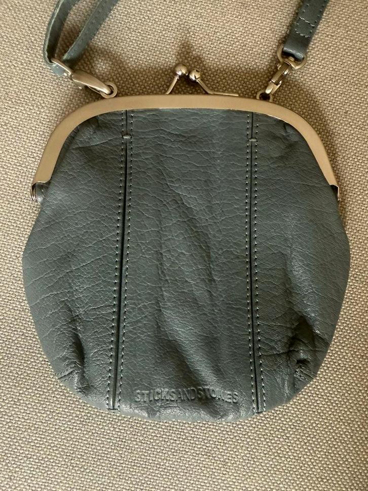 Sticks and stones tas, Sieraden, Tassen en Uiterlijk, Tassen | Damestassen, Zo goed als nieuw, Schoudertasje, Blauw, Ophalen of Verzenden