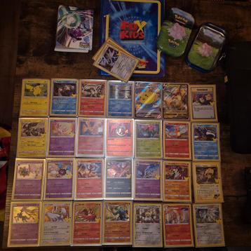 42 Pokemon Kaarten, 2 Gratis Mapjes, 1 Gratis Tin! beschikbaar voor biedingen