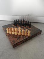 Bijzonder opklapbaar schaakbord met houten stukken, Ophalen of Verzenden, Minder dan 500 stukjes, Zo goed als nieuw, Schaken