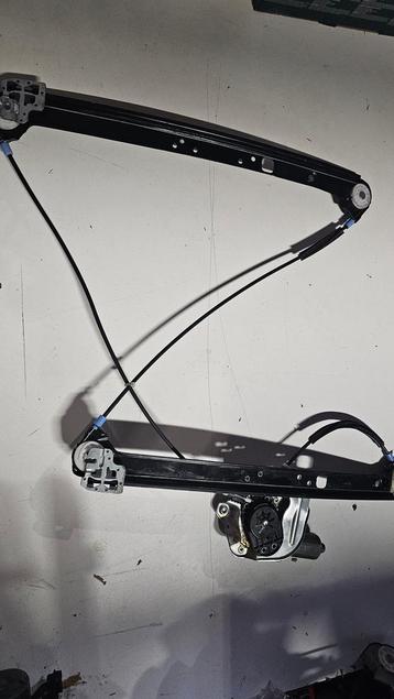 Raammechanisme linksvoor BMW X5 serie E53 51338254911 825491 beschikbaar voor biedingen