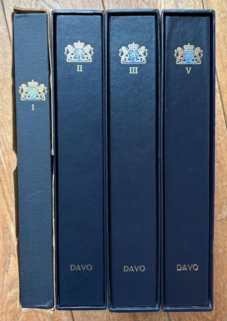 Gevorderde verzameling in 4 Luxe DAVO albums  LEES & KIJK, Postzegels en Munten, Postzegels | Volle albums en Verzamelingen, Nederland