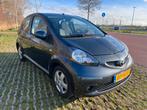 Toyota Aygo 1.0 12V Vvt-i 5DRS 2006 Grijs, Auto's, Toyota, Voorwielaandrijving, Stof, 4 stoelen, 68 pk