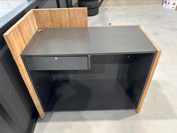 Toonbank steigerhout en melamine plaatwerk receptie beschikbaar voor biedingen