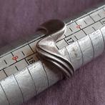 Golvende Ring Nederlands Zilver Hoog Gehalte 925, Verzenden, 17 tot 18, Dame, Zilver