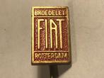 Metalen FIAT BROEDELET ROTTERDAM Autodealer Speld (Rood)., Verzamelen, Speldjes, Pins en Buttons, Transport, Ophalen of Verzenden