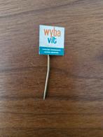 Sp 1656 Wyba Vit Speldje Hoestbonbons, Verzamelen, Ophalen of Verzenden, Gebruikt, Merk, Speldje of Pin