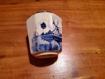 Lepelvaasje delfs blauw beschikbaar voor biedingen