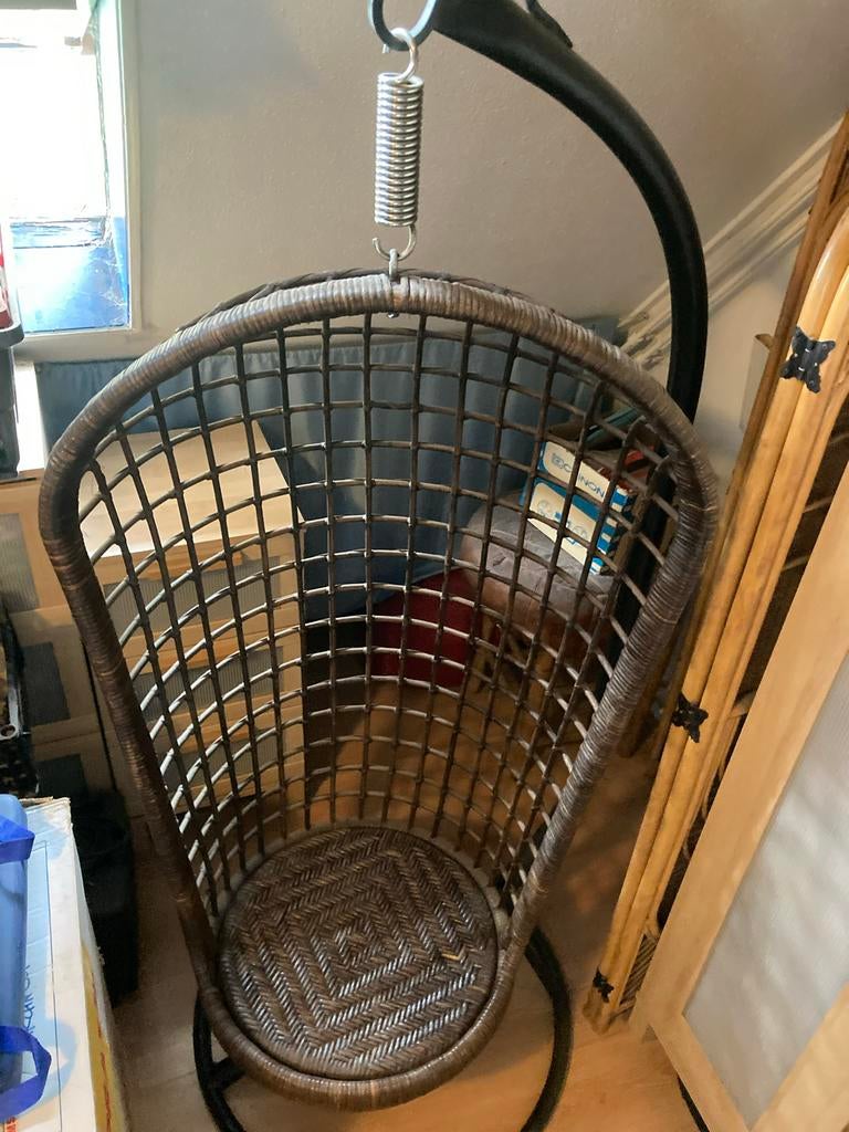 Rotan Hangstoel met Frame, Huis en Inrichting, Stoelen, Bruin, Riet of Rotan, Ophalen of Verzenden, Zo goed als nieuw