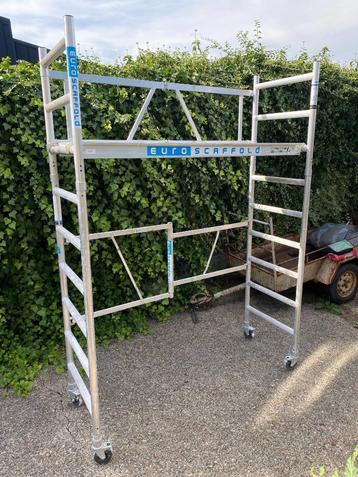 Altrex Kamersteiger TE HUUR, of (2 of 3 delige schuifladder) beschikbaar voor biedingen