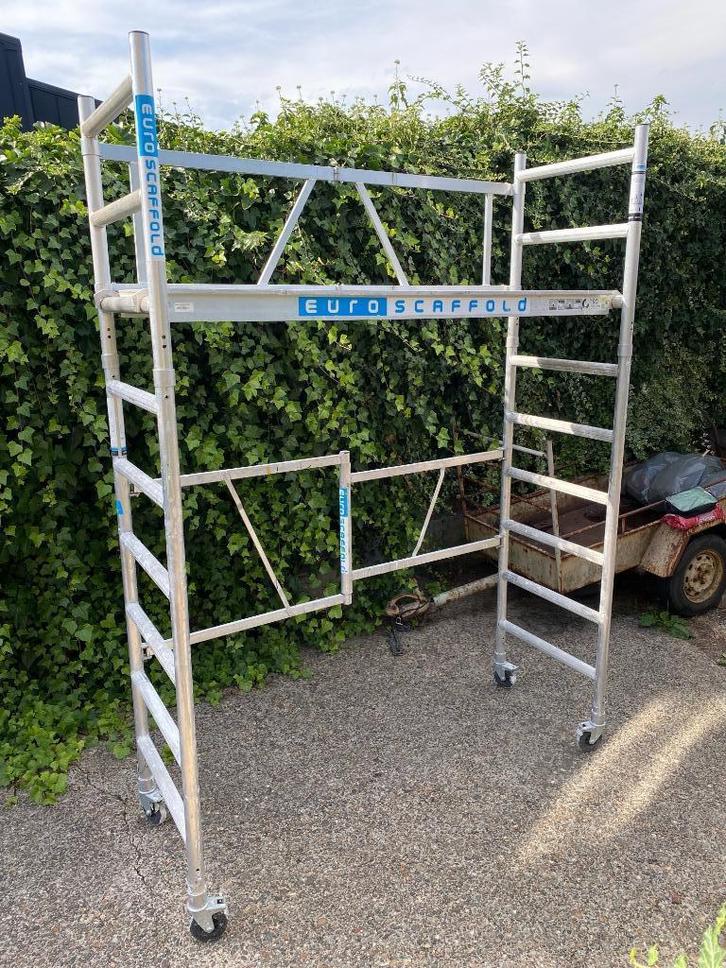 Altrex Kamersteiger TE HUUR, of (2 of 3 delige schuifladder), Doe-het-zelf en Verbouw, Ladders en Trappen, Gebruikt, 4 meter of meer