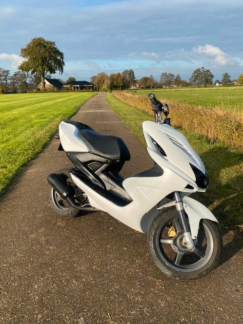 Yamaha aerox 2t, Fietsen en Brommers, Scooters | Yamaha, Zo goed als nieuw, Aerox, Maximaal 45 km/u, Tweetakt, Ophalen