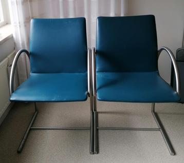 4 Cirkelstoelen beschikbaar voor biedingen