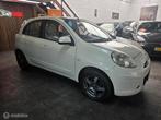 Nissan Micra 1.2 DIG-S Tekna / Pano / Keyles / Navigatie, Auto's, Nissan, Voorwielaandrijving, Euro 5, Gebruikt, Parkeersensor