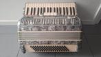 Mantovani Daily 80 bas 3-korig (16-8-8), Muziek en Instrumenten, Accordeons, Overige merken, Gebruikt, 80-bas, Met koffer