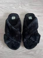 Toms Faux Fur slippers / pantoffels, Kleding | Dames, Schoenen, Zwart, Ophalen of Verzenden, Toms, Pantoffels of Sloffen