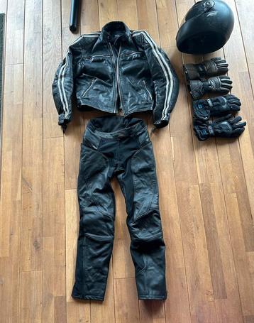 Complete set lederen motorbroek + jack+ helm+ handschoenen beschikbaar voor biedingen