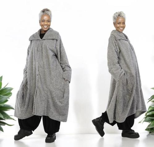 Mooie winterjas AKH, Kleding | Dames, Grote Maten, Zo goed als nieuw, Jas of Mantel, Grijs, Ophalen of Verzenden