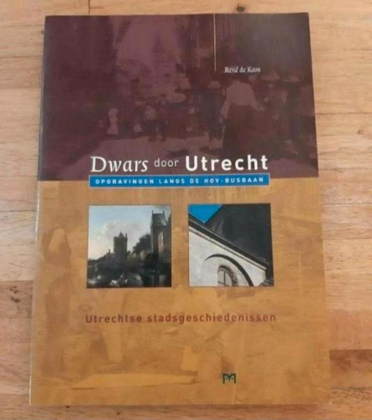 Dwars door utrecht
Opgravingen langs de HOV busbaan
Fotoboek, Boeken, Geschiedenis | Stad en Regio, Zo goed als nieuw, Ophalen of Verzenden