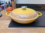 Le Creuset Campagnard 26cm Nectar - 2,2L, Huis en Inrichting, Ophalen of Verzenden, Nieuw, Gietijzer, Koekenpan of Braadpan
