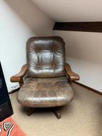 Gratis ophalen – Vintage fauteuil - Bruin - Van leer en hout, Ophalen, Zo goed als nieuw, Leer