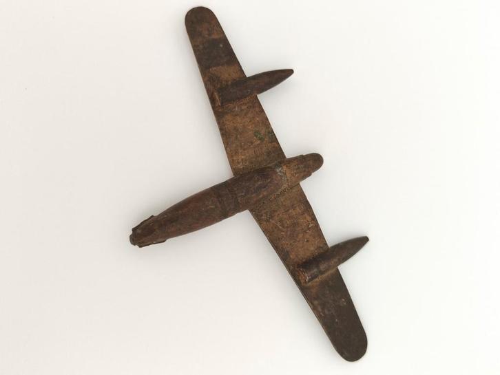Uniek handgemaakt vliegtuigje van hulzen – soldatenkunst, Verzamelen, Militaria | Tweede Wereldoorlog, Landmacht, Kunstobject