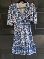 nieuwe jurk, S/M, blauw/wit bloemmotief, Kleding | Dames, Jurken, Ophalen of Verzenden, Nieuw, Blauw