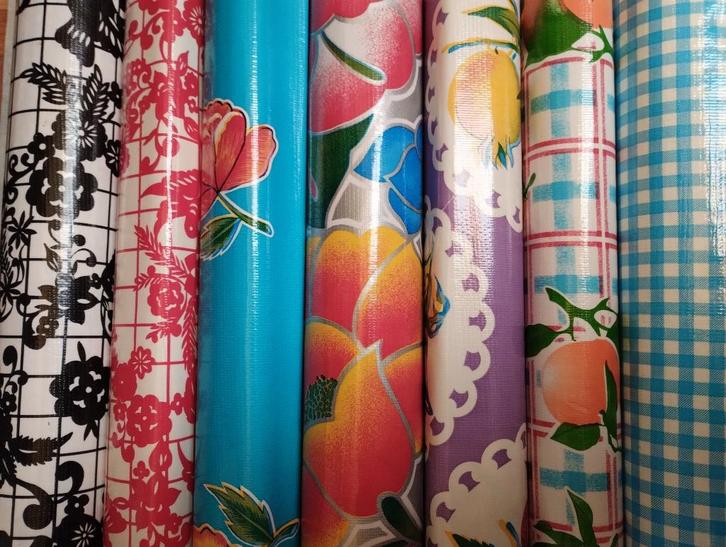 verschillende vintage tafelzeil op rol. 120 breed, Huis en Inrichting, Keuken | Textiel, Zo goed als nieuw, Tafelkleed of Tafelzeil