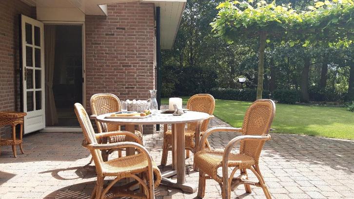 Ronde teakhouten tuintafel met vier stoelen, Tuin en Terras, Tuintafels, Gebruikt, Rond, Teakhout, Ophalen of Verzenden