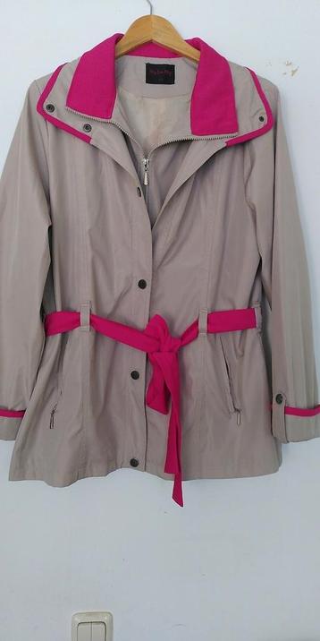 Stijlvolle jas, trenchcoat, beige met roze accent, XL beschikbaar voor biedingen