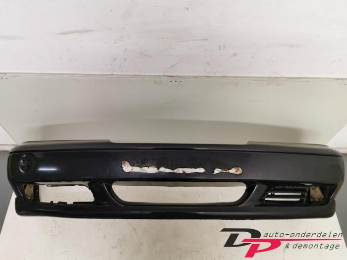 Voorbumper van een Volvo V70 (427-26), Auto-onderdelen, Carrosserie en Plaatwerk, Bumper, Volvo, Gebruikt, 3 maanden garantie