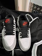 Nike Air Jordan 1 Low - Light Smoke Grey, Kleding | Heren, Schoenen, Overige kleuren, Nike, Ophalen of Verzenden, Sneakers of Gympen