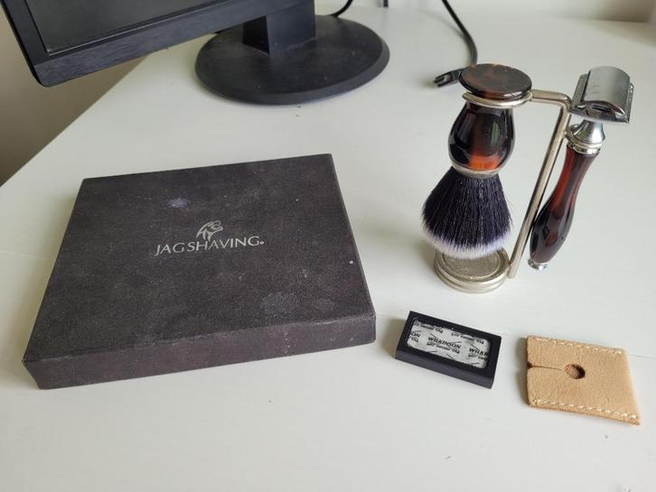 Safety razor plus accesoires, nauwelijks gebruikt, Sieraden, Tassen en Uiterlijk, Uiterlijk | Gezichtsverzorging, Zo goed als nieuw