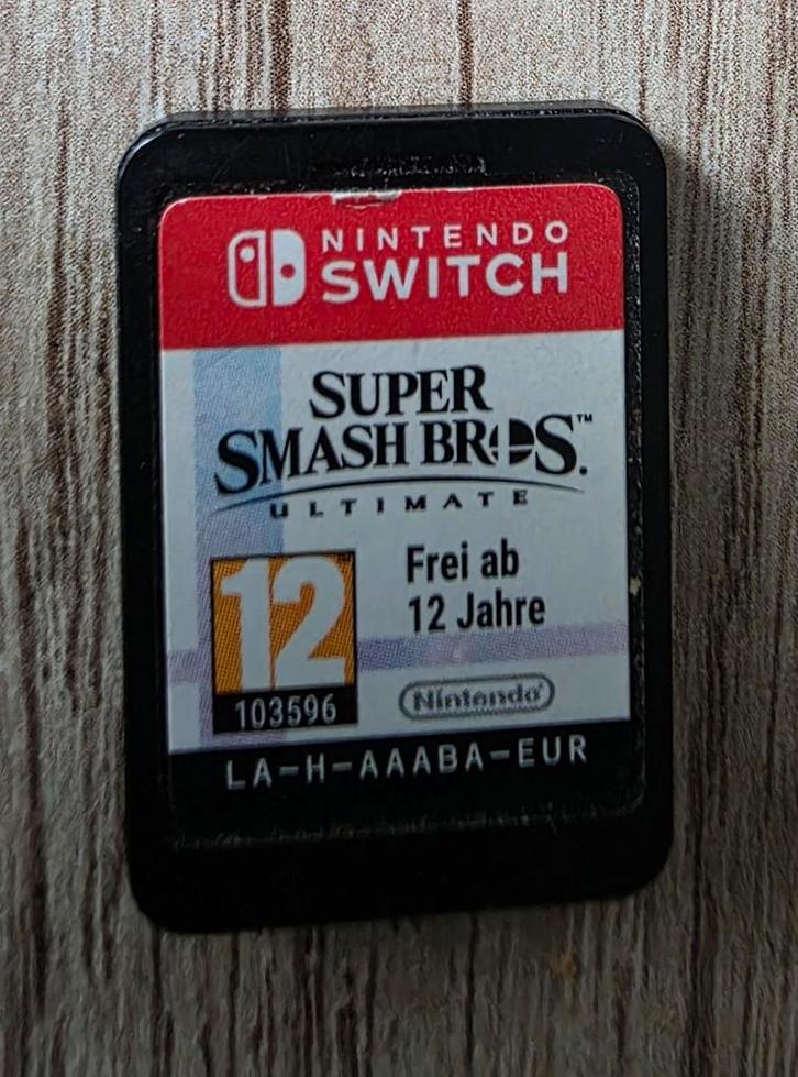 Super Smash Bros. Ultimate - Nintendo Switch, Spelcomputers en Games, Games | Nintendo Switch, Zo goed als nieuw, Vechten, 3 spelers of meer