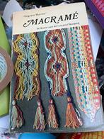 Macramé boek - Virginia Harvey, Ophalen of Verzenden, Gelezen, Overige onderwerpen
