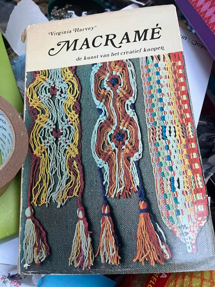 Macramé boek - Virginia Harvey, Boeken, Hobby en Vrije tijd, Gelezen, Overige onderwerpen, Ophalen of Verzenden