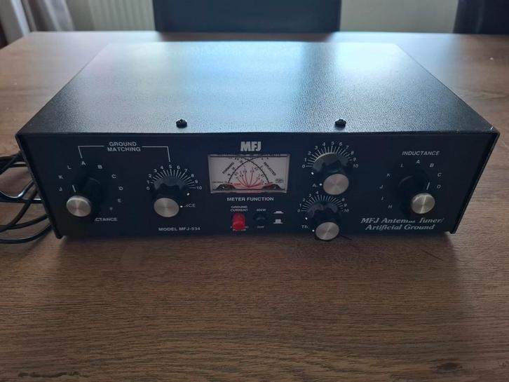 MFJ-934 Artificial Ground / 300W Tuner, Telecommunicatie, Zenders en Ontvangers, Zo goed als nieuw, Ophalen of Verzenden