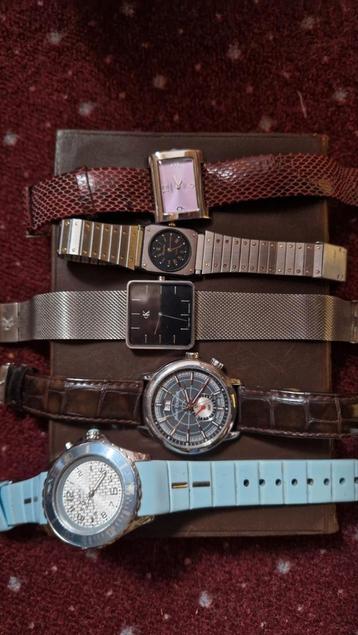 Lotje van 5 diverse horloges beschikbaar voor biedingen