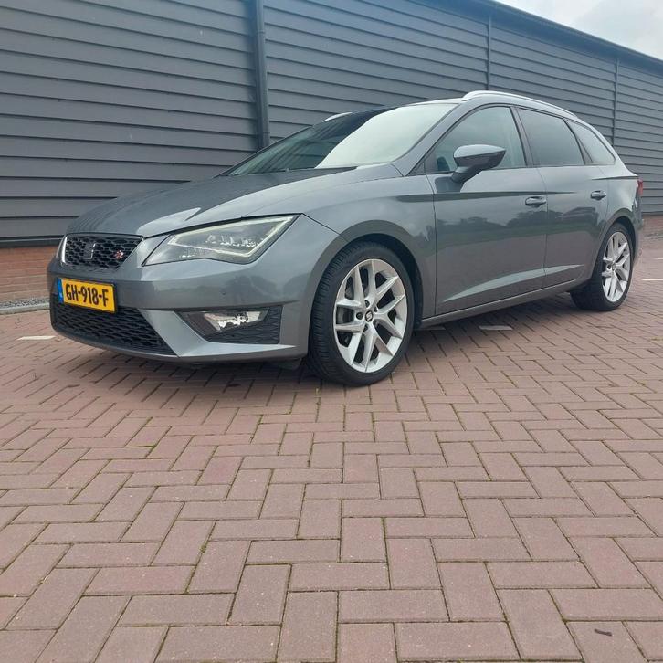 Seat Leon FR 1.4 TSI 110KW ST 2015 Grijs, Auto's, Seat, Particulier, Leon, ABS, Airbags, Airconditioning, Bluetooth, Boordcomputer