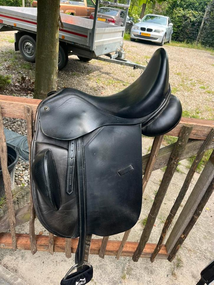 Zaldi dressuurzadel, Dieren en Toebehoren, Paarden en Pony's | Zadels, Zo goed als nieuw, Dressuur, Ophalen of Verzenden