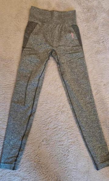 Gymshark legging S beschikbaar voor biedingen