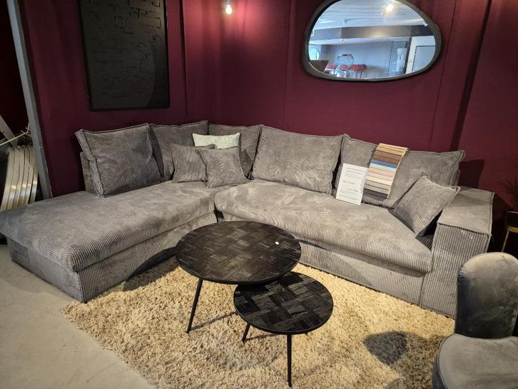 Hoekbank Athene van €1495.- Voor €1295.-, Huis en Inrichting, Banken | Bankstellen, Nieuw, Hoekbank, Vierpersoons of meer, 250 tot 300 cm