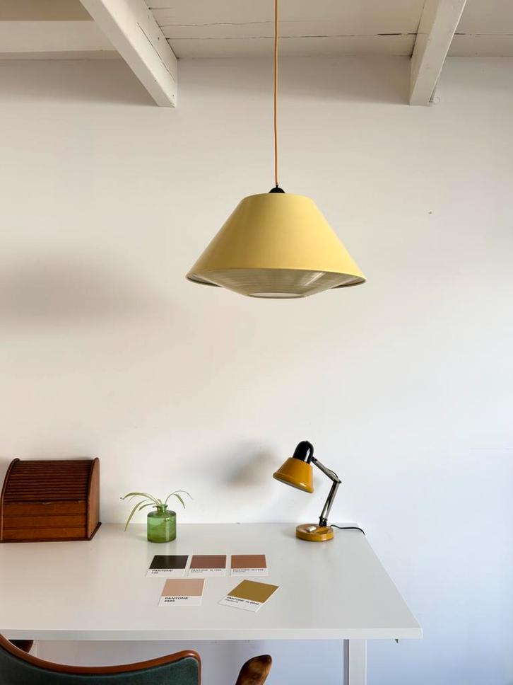 Vintage Philips NT44 hanglamp van Louis Kalff (geel), 1960s, Huis en Inrichting, Lampen | Hanglampen, Gebruikt, Minder dan 50 cm