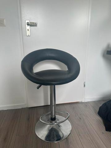Barkruk beschikbaar voor biedingen