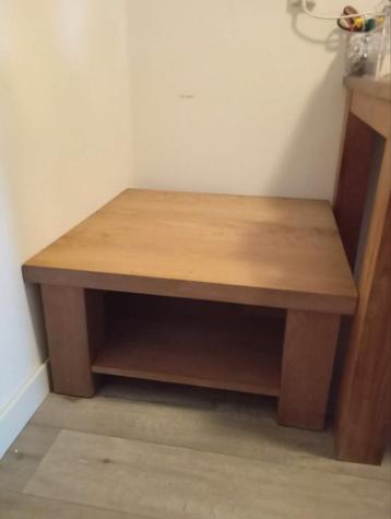 Eiken Salontafel - 75x75x39 cm beschikbaar voor biedingen