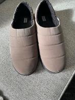 Toms Pantoffels Maat 42 - Met gaatje, Ophalen of Verzenden, Gedragen, Bruin, Pantoffels of Sloffen
