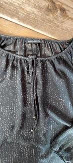 Zwarte blouse met elastiek in boord en mouwen. Merk Jazlyn., Jazlyn, Zwart, Maat 42/44 (L), Ophalen of Verzenden