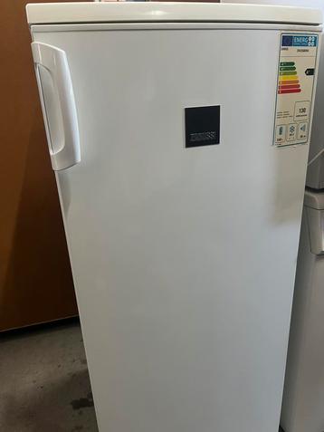 Zanussi koelkast ZRA25600WA – 240L, stil & zuinig! beschikbaar voor biedingen