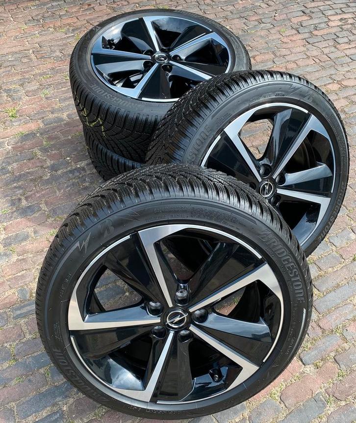 NIEUWE (demo) 17” Opel Astra velgen Bridgestone winterbanden, Auto-onderdelen, Banden en Velgen, Banden en Velgen, Winterbanden