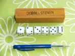 6 vintage dobbelstenen in kistje, Ophalen of Verzenden, Gebruikt
